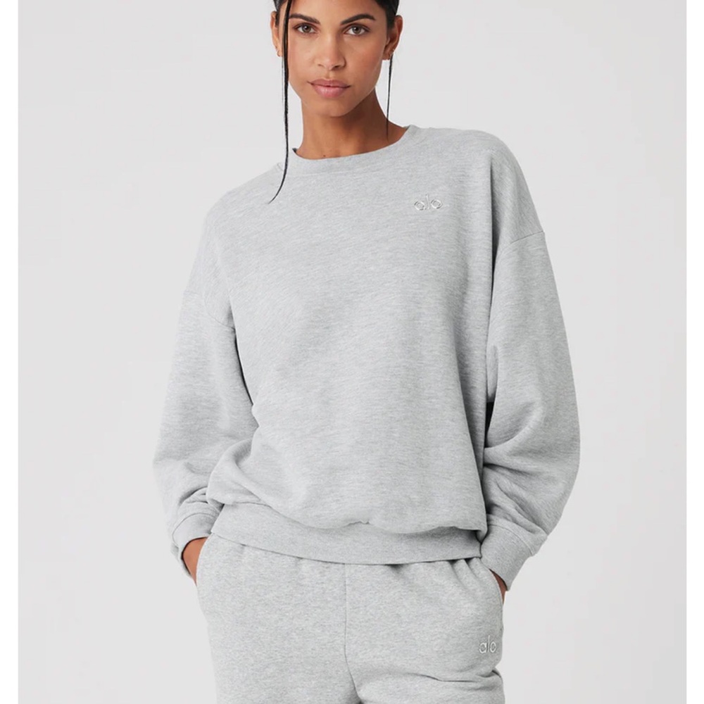 NWT Grey Accolade pullover crew neck